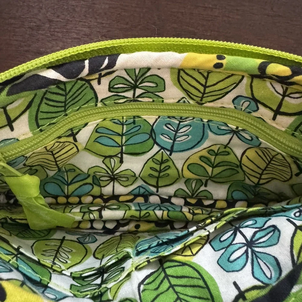 Vera‎ Bradley Limes Up Wristlet Zip Wallet Phone Case Credit Card Slots Retired